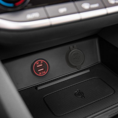 USB töltő beépíthető piros 2,1A