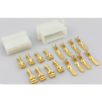 Műanyag csatlakozó szett 8 pólus