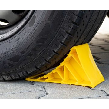 Keréktámasztó ék