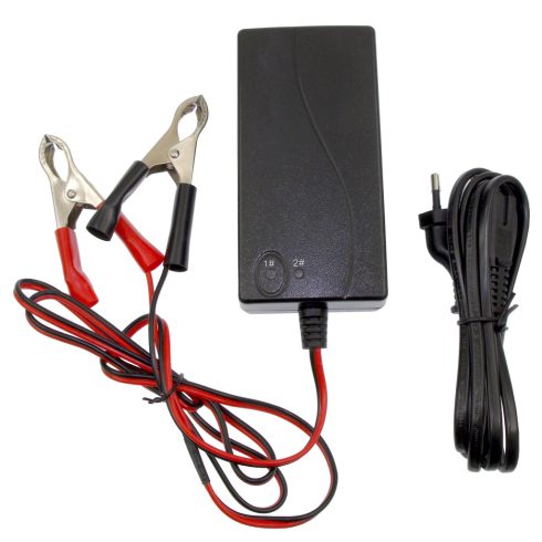Akkumulátor töltő 12V 1,8A