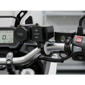 Motoros USB töltő feszültségmérővel